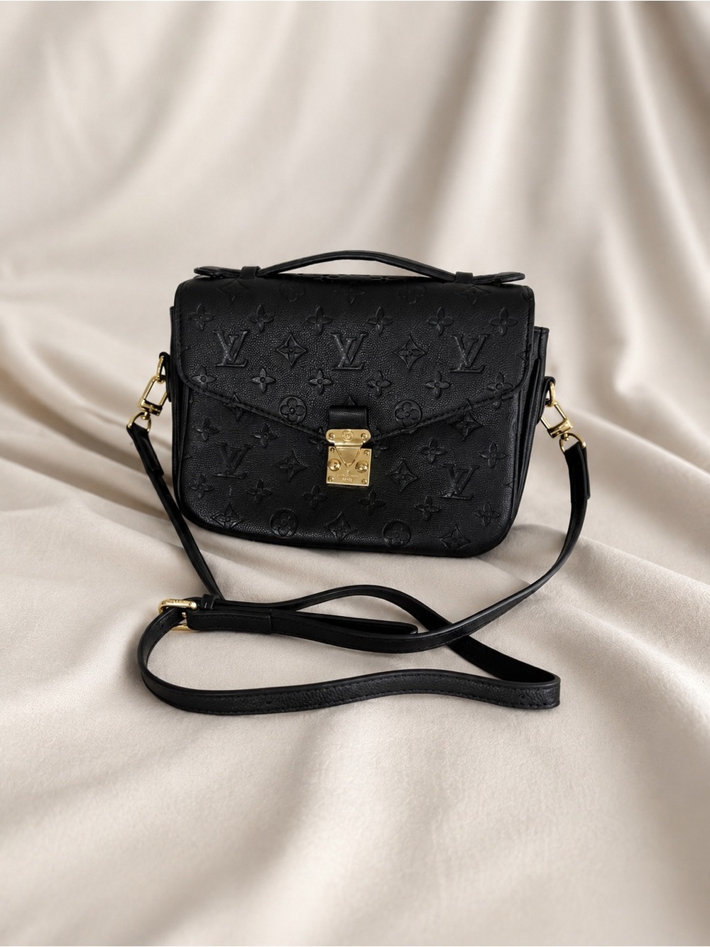 Louis Vuitton Black Monogram Métis Pochette